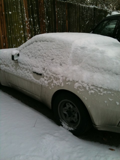 Porsche 944 in snow